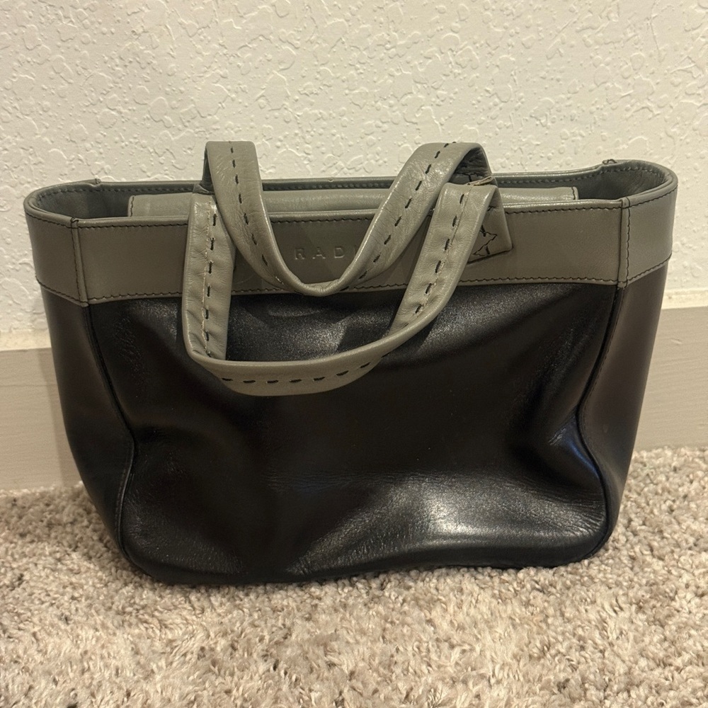 RADLEY LONDON Black and‎ Gray Tote Bag with Structured Design